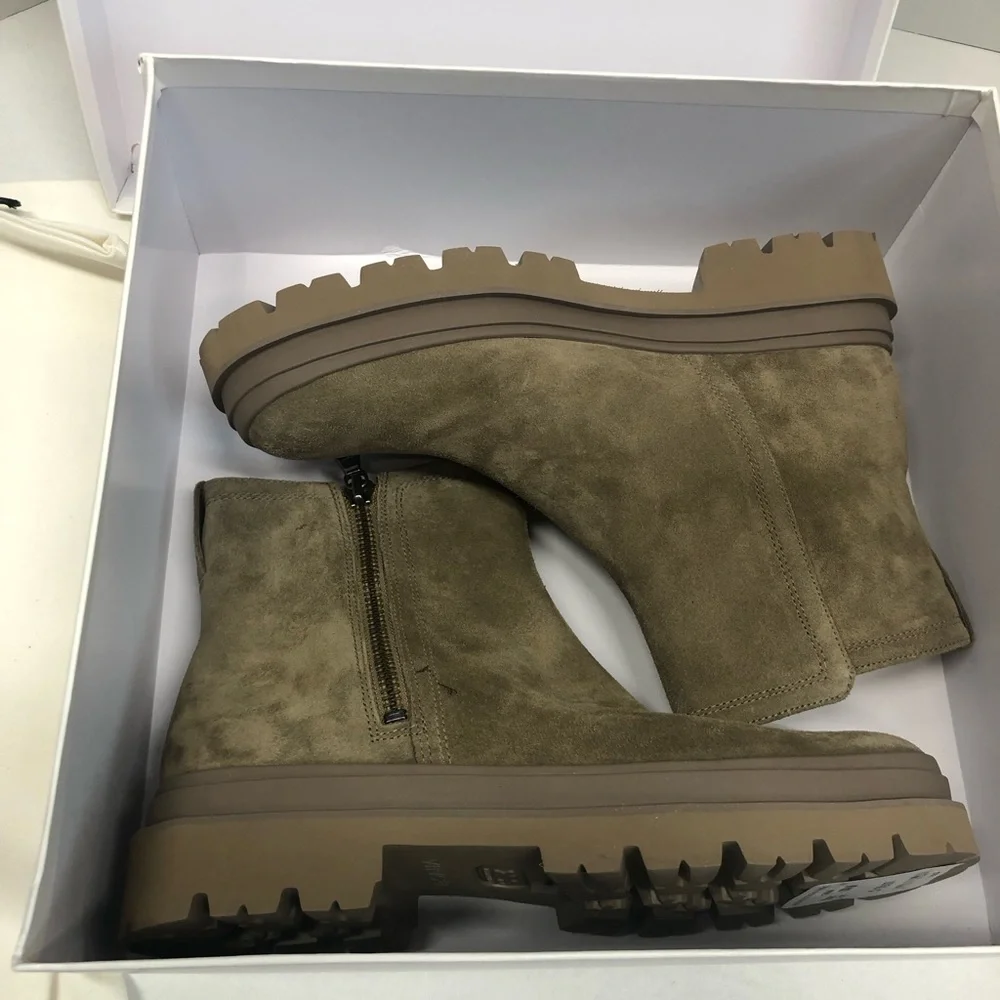 Vince suede Romero boots, tan, NIB